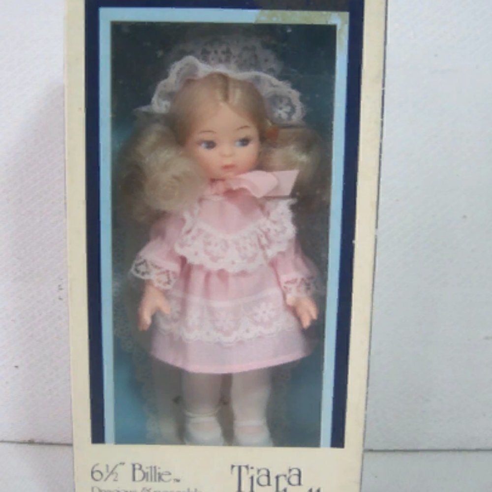 Tiara Dolls by Playmates 6.5 " Billie Poseable Fully Jointed Original 1986 VTG